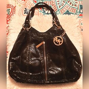 Michael Kors Black Snake skin bag with Goldtone Hardware in EUC❤